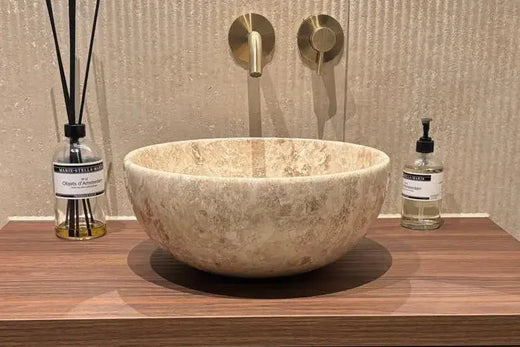 beige natuurstenen waskom
