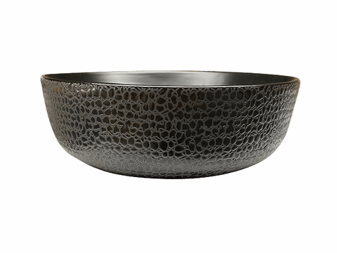 Zwarte ronde metalen waskom 41x41x13cm met gehamerde structuur en gladde binnenkant, vrijstaand gefotografeerd op witte achtergrond voor productpresentatie.
